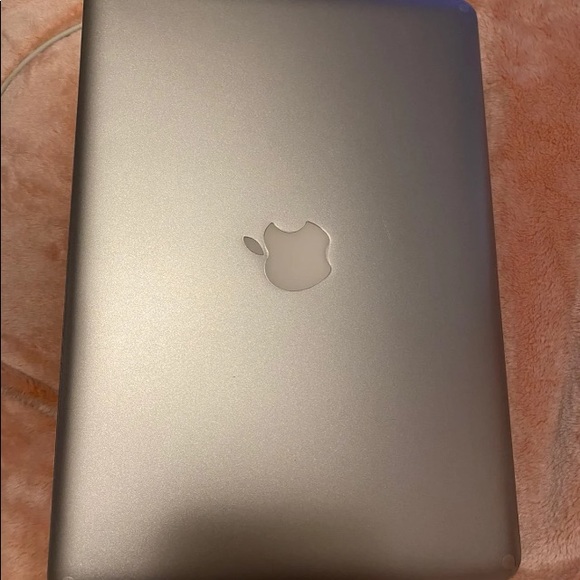 Macbook pro - Picture 2 of 4